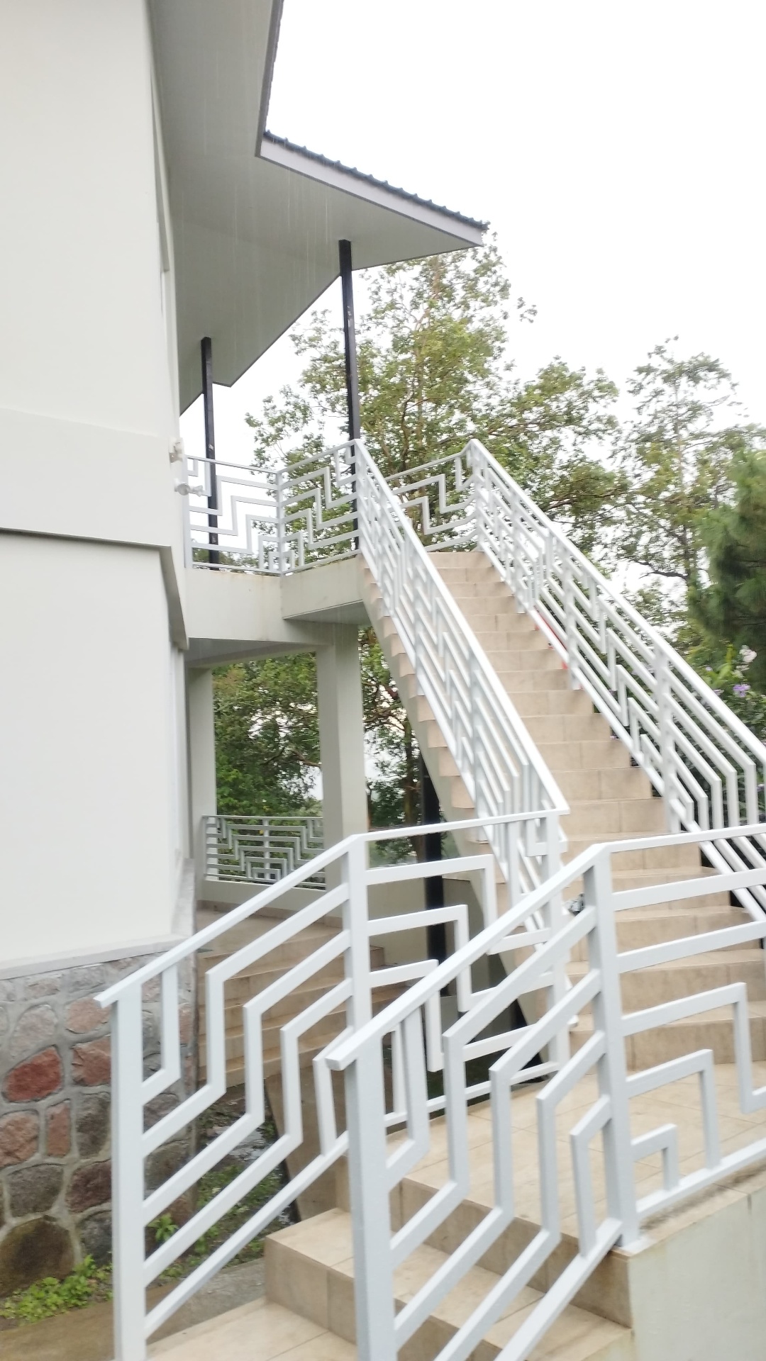 Villa upper terrace extension and staircase integration completed. Boquete, Chiriquí Province.